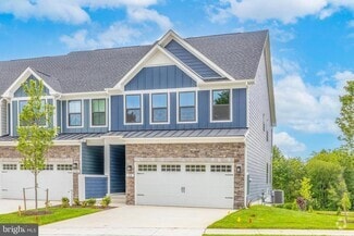Building Photo - 716 Rolling Oaks Wy
