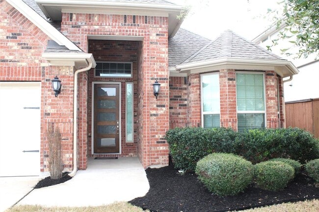 Building Photo - 2765 Sorano Ave