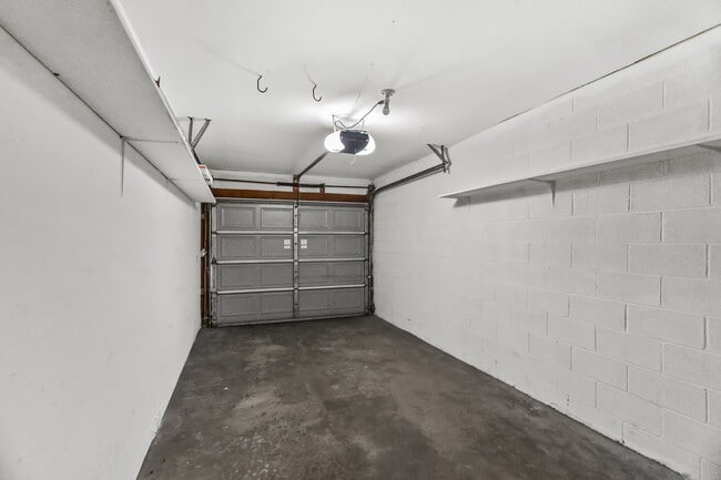 Building Photo - 7020 Andover Ct