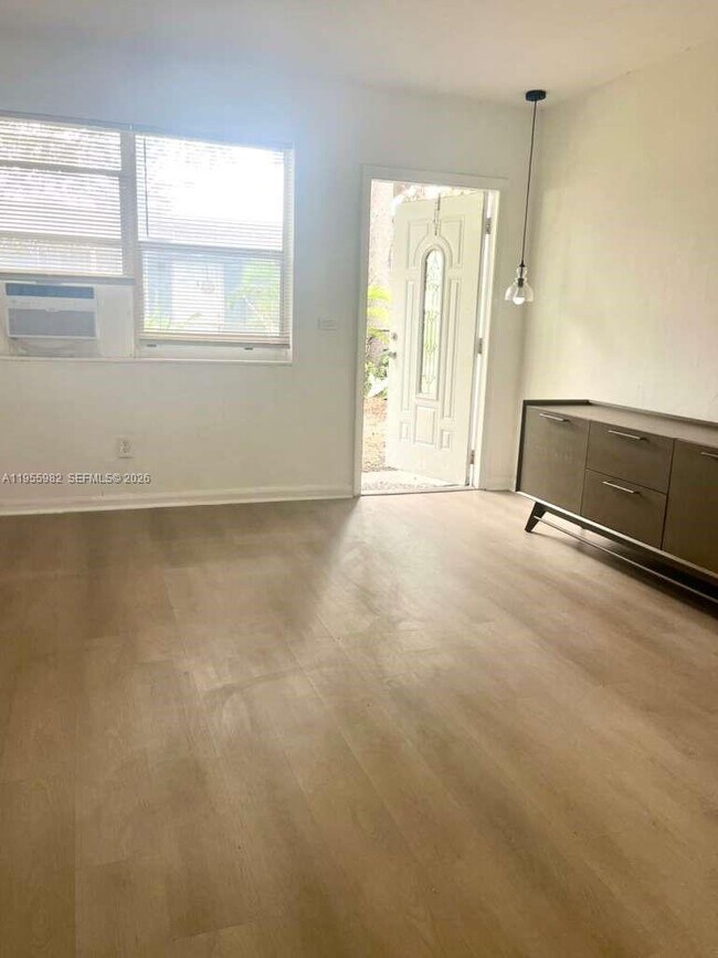 Building Photo - 5510 SW 32nd St