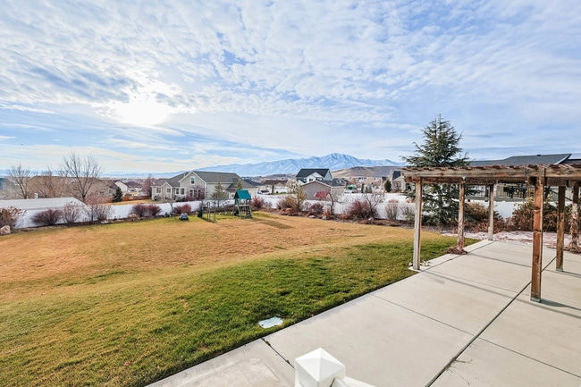 Building Photo - Beautiful 6-Bedroom Home in Eagle Mountain!