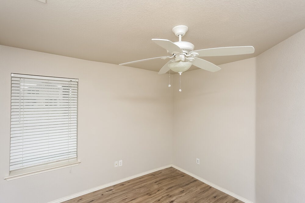 Building Photo - 10921 Emerald Park Ln