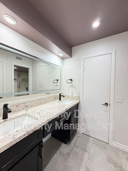 Building Photo - 73885 Saquaro Ct