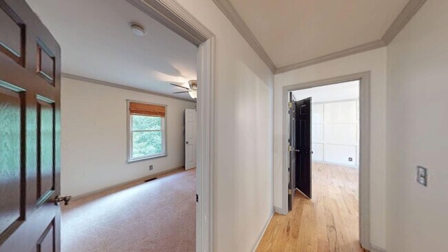 Building Photo - 107 Nimitz Cir