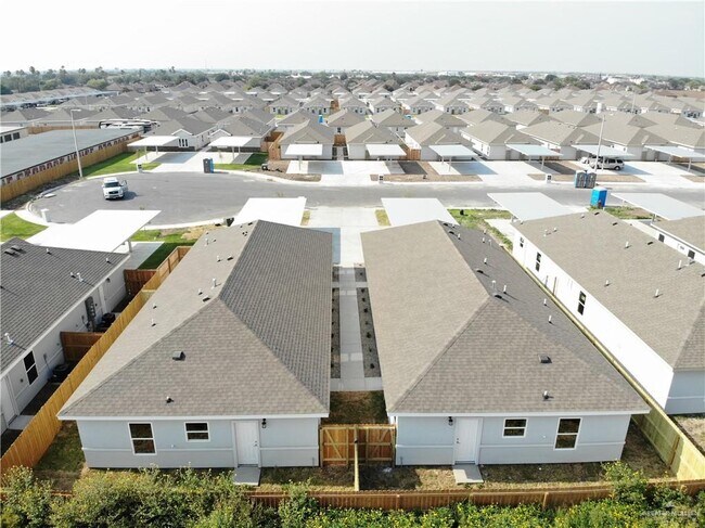 Building Photo - 25 Red Bud Dr