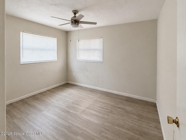 Building Photo - 1425 Holland St