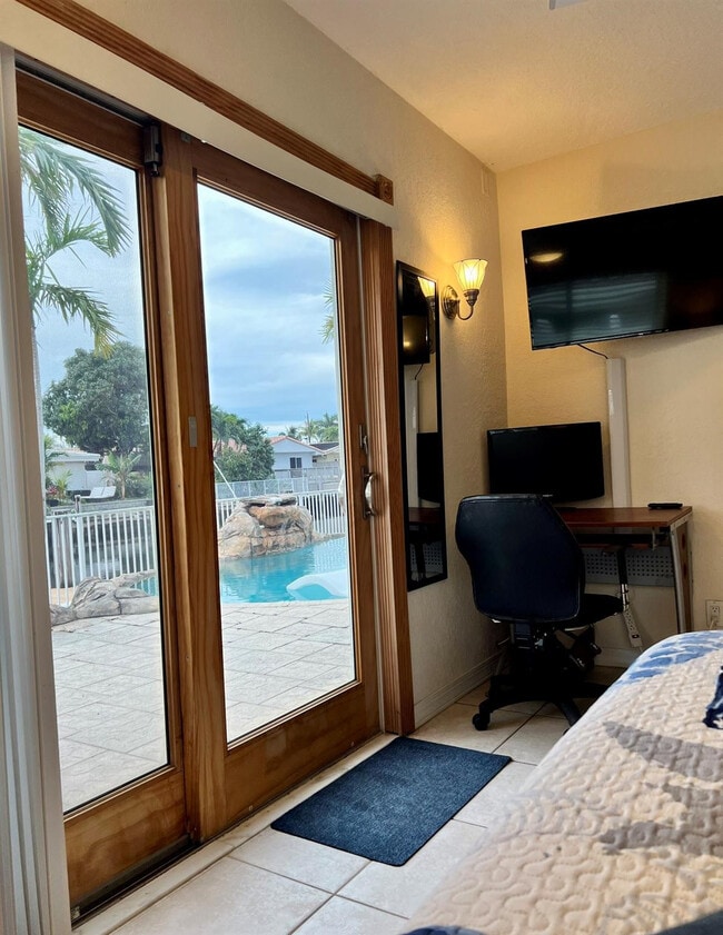 Building Photo - 5911 NE 15th Ave