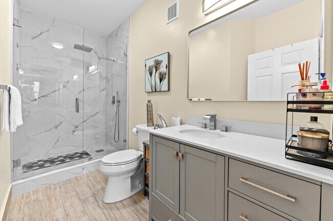 Building Photo - 3043 Grandiflora Dr