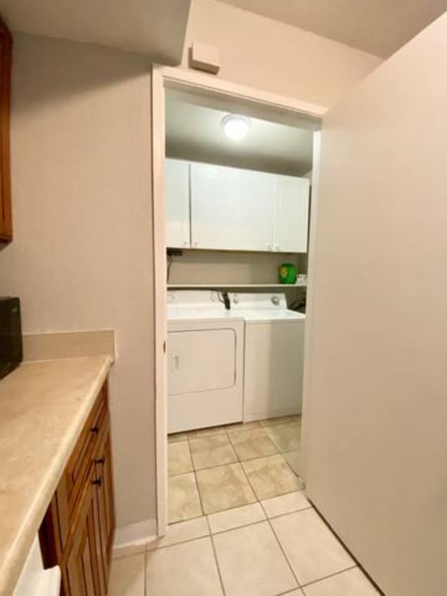 Building Photo - 211 Mission Laguna Ln