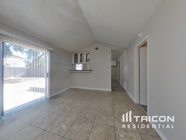 Building Photo - 542 E Wigeon Way
