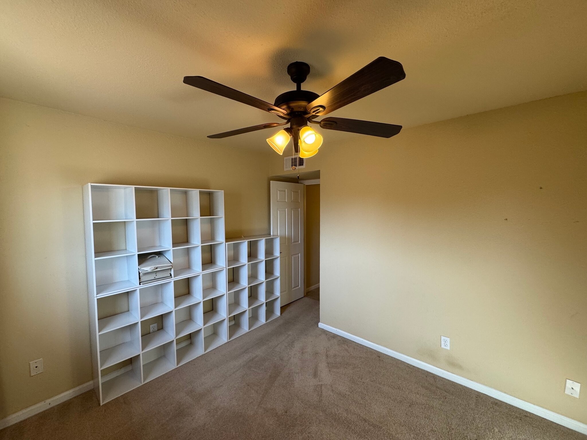 Building Photo - 2058 E Fremont Dr