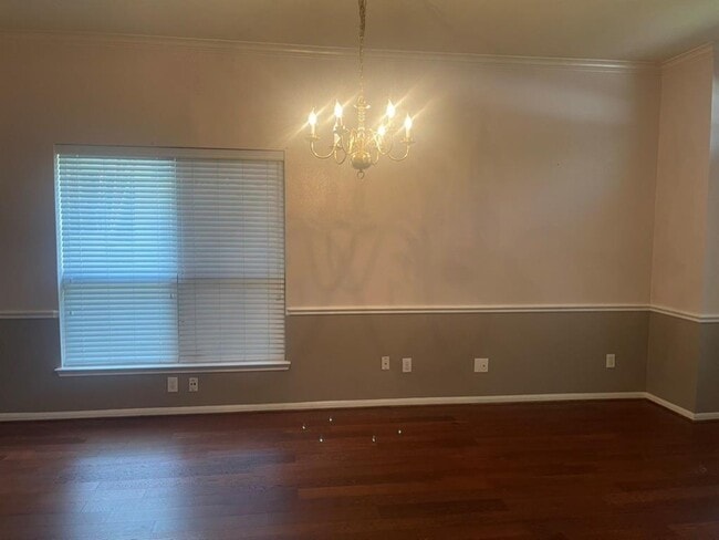Building Photo - 3810 Hillbrook Dr