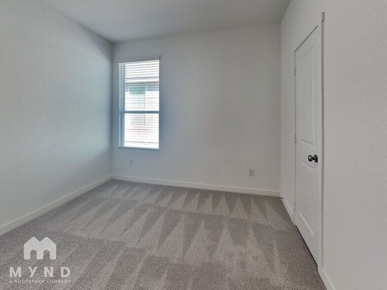 Building Photo - 10554 Ysasmendi Rdg