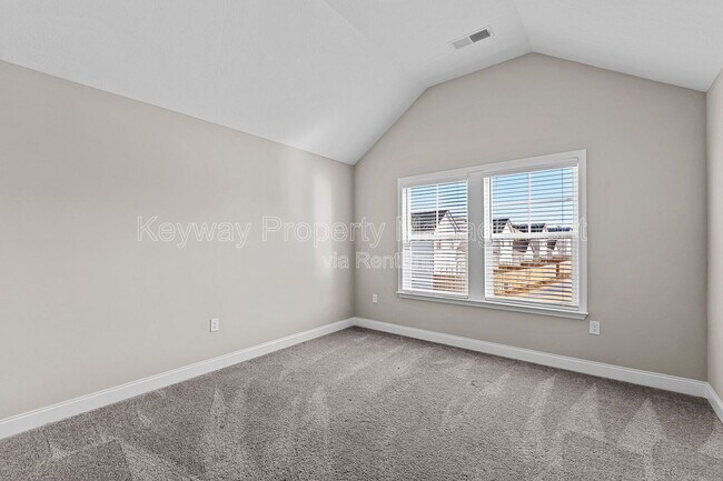 Building Photo - 3125 Venetian Dr