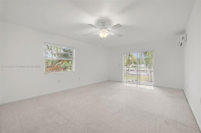 Building Photo - 564 Golden Beach Dr