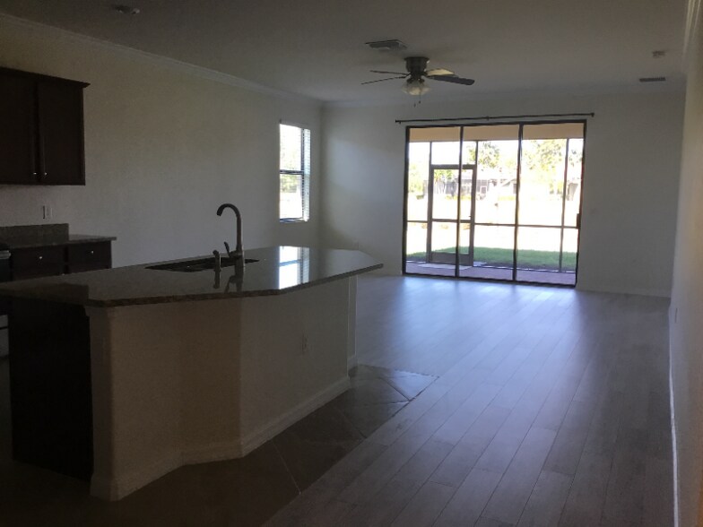 Building Photo - 1611 Parnell Ct