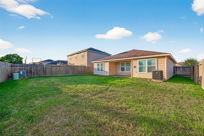 Building Photo - 6009 Cypress Ln