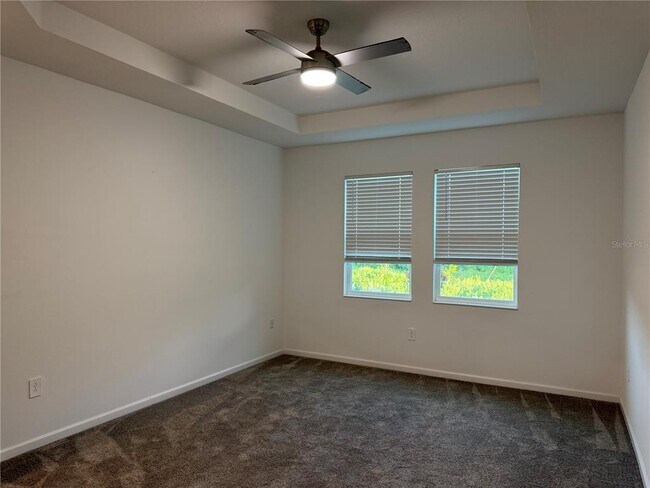 Building Photo - 6298 Lakepine St
