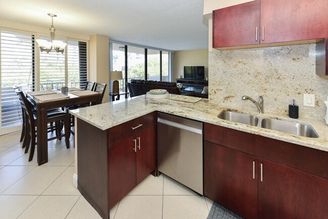 Building Photo - 4200 N Ocean Dr