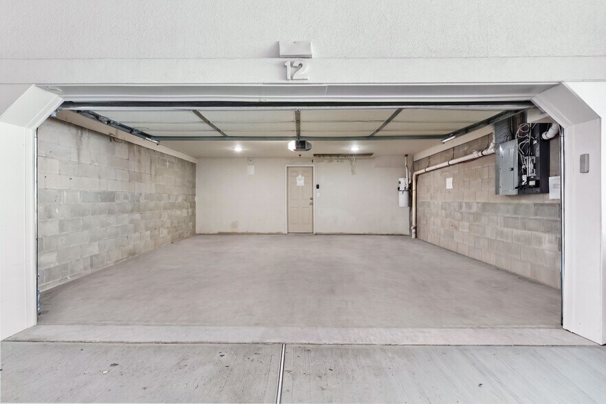 Garage - 15 Sumner Ave