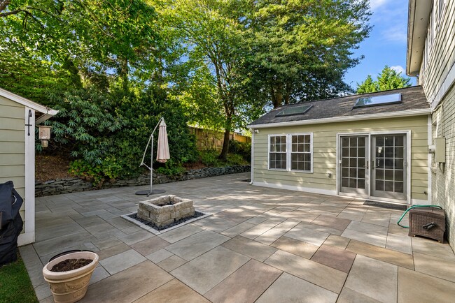 Building Photo - 3 Bed 3 Bath - Kensington Craftsman - Move In Ready