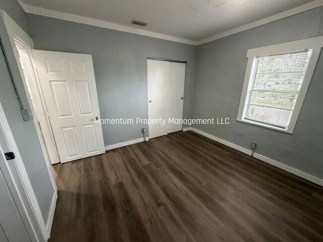 Building Photo - 4605 N 38th St
