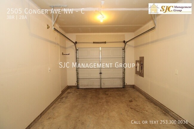 Building Photo - 2505 Conger Ave NW