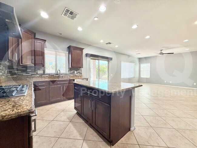 Building Photo - 3159 E Chisum Ln