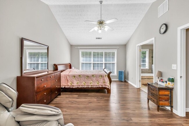 Building Photo - 1500 Highland Farm Dr
