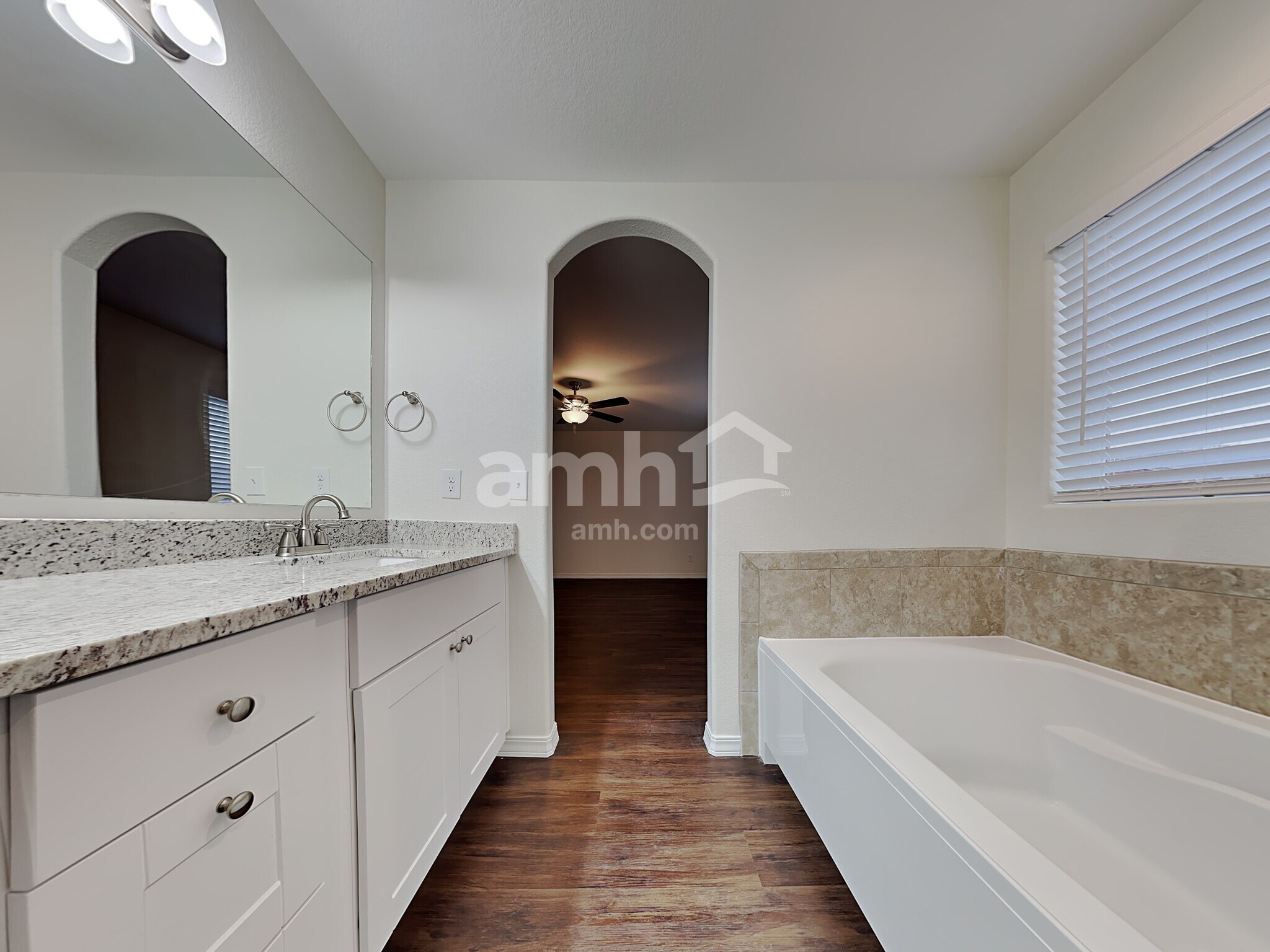 Building Photo - 11342 Avena Rd