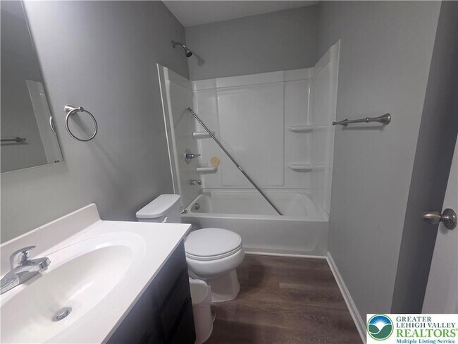 Building Photo - 2500 Alex Rd