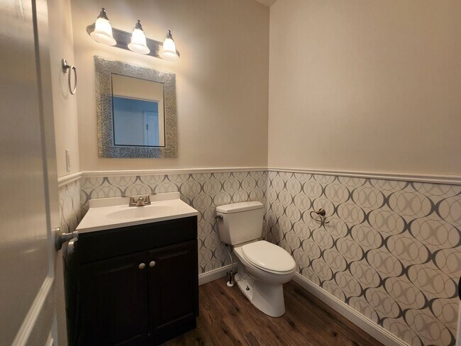 Building Photo - Remodeled 4 bedroom home