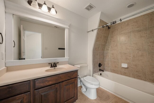 Building Photo - 2201 Quarry Loop