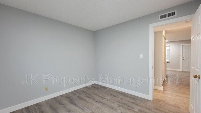 Building Photo - 3516 11th Ave S