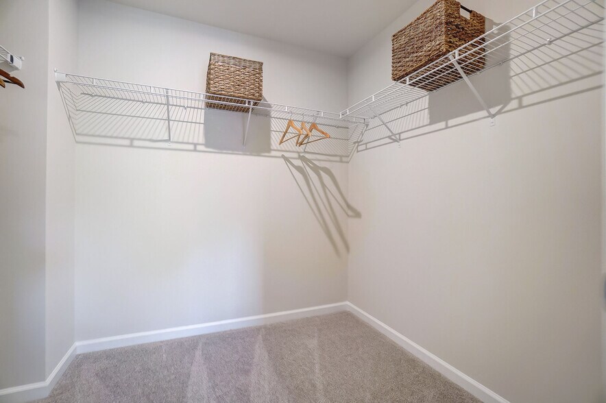 Walk-in closet - 16728 Summers Walk Blvd