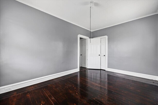 Building Photo - 646 Birch St