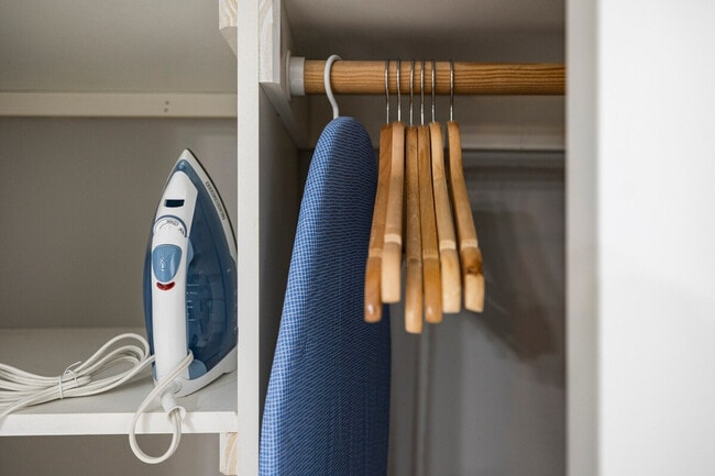 Building Photo - 30 US-9W