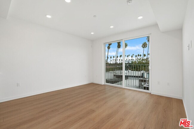 Building Photo - 4406 Fulton Ave