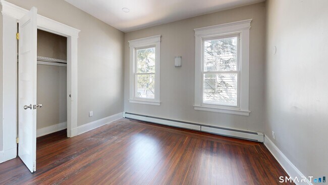 Building Photo - 1616 Chapel St