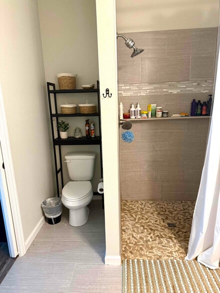 Building Photo - 23 Lance Ln