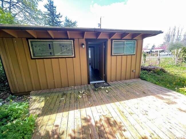 Building Photo - 1-Bedroom Cabin at Gooseberry Point