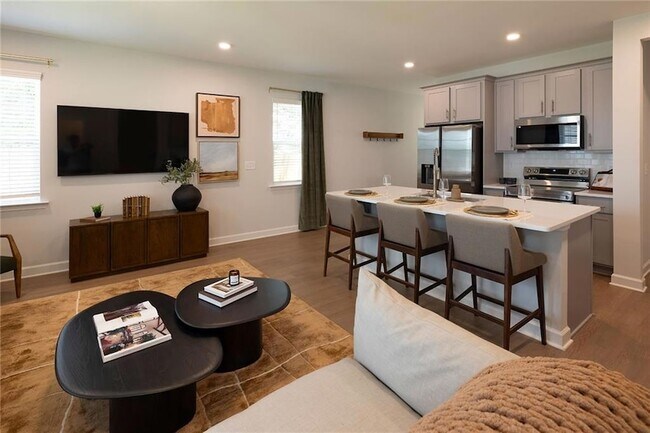 Building Photo - 622 Shallowford Rd