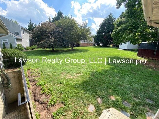 Building Photo - Spacious Hollins Four Bedroom w/ Finished Basement