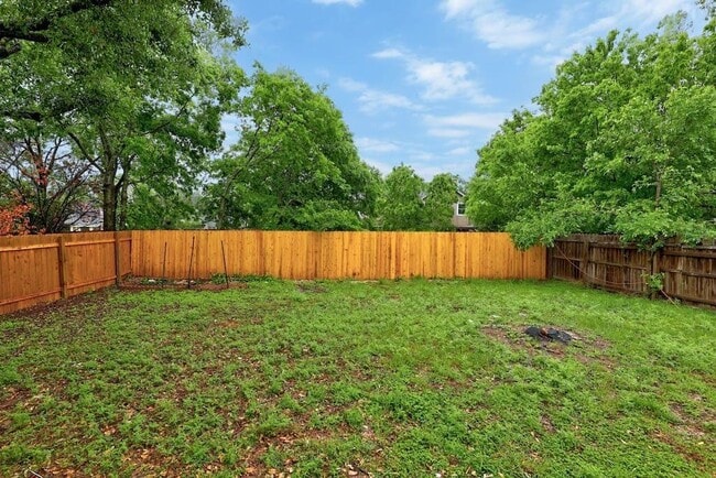 Building Photo - 2111 Rick Whinery Dr