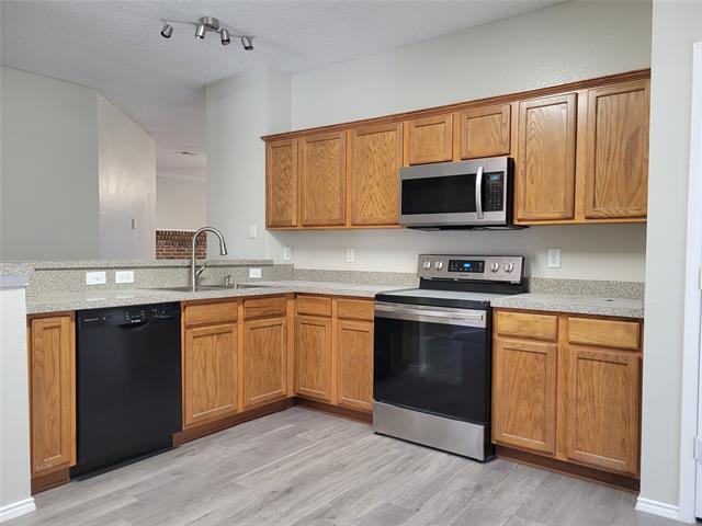 Building Photo - 709 Duke Dr