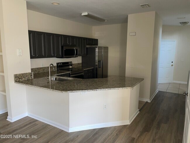 Building Photo - 3750 Silver Bluff Blvd