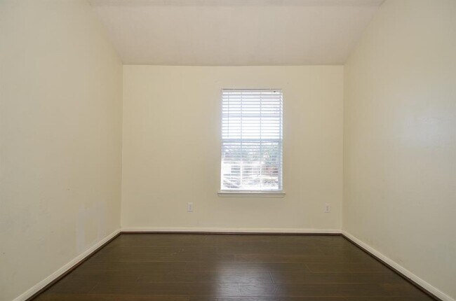 Building Photo - 15002 Turphin Way