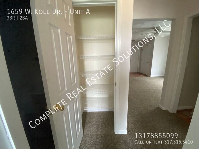 Building Photo - 1659 W Kole Dr