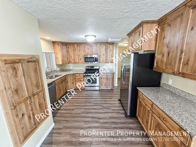 Building Photo - 1162 Collins Blvd