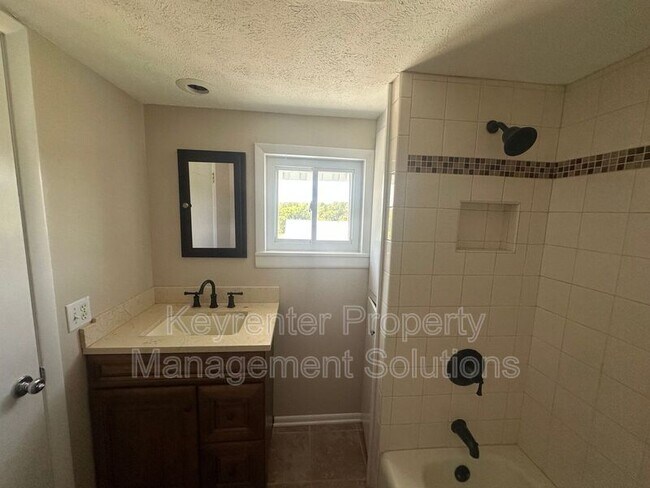 Building Photo - 151 Tanner Ln